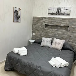 https://apt-dany-house.taorminaitalyhotels.com